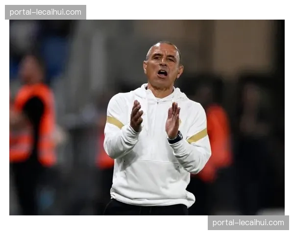 官方：那不勒斯主帅卡尔佐纳赛季末离任