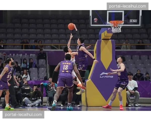 关键时刻一次成功的“边线球战术”帮助江苏肯帝亚绝杀对手